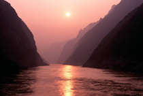 210px-Wu_Gorge_of_Yangtze_River,_China