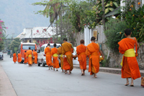 210px-LPQ-Monk-alms-img_1061